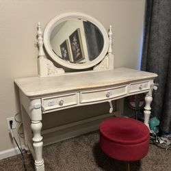 Vanity W Stool