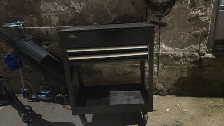 Husky 2 drawer technician rolling cart