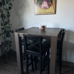 Dinning Table 