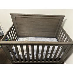 Crib Convertible Toddler Bed In Great Condition 