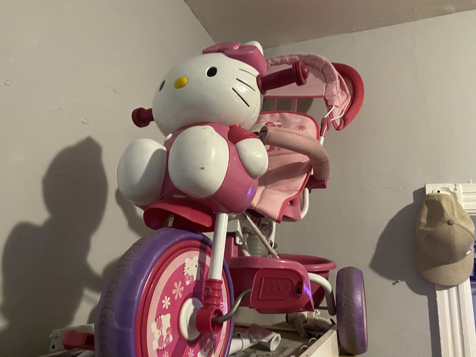 Hello Kitty Tricycle 