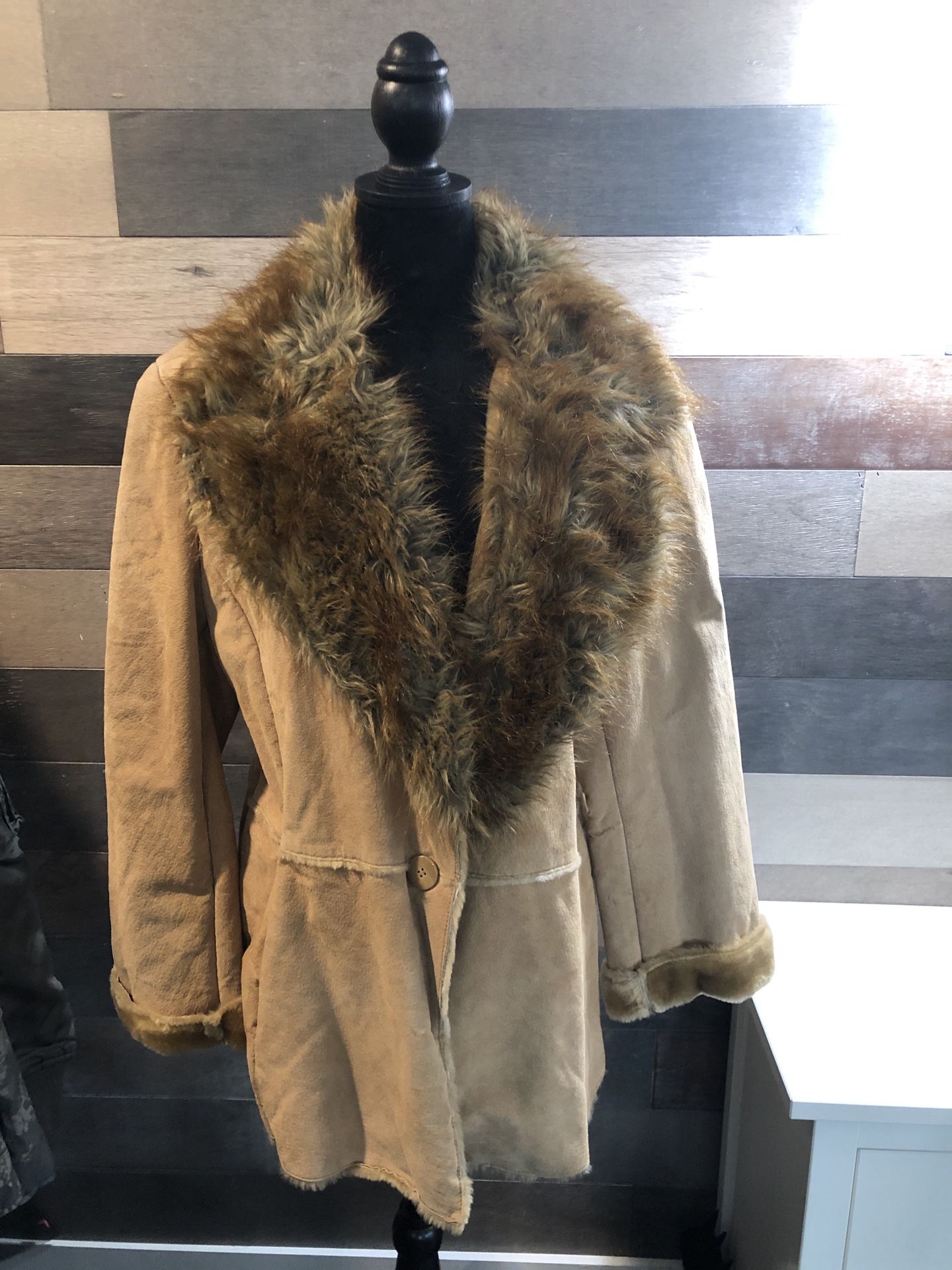 VINTAGE St. John's Bay Women's Suede Faux Fur Coat -  (Size XL) Tan