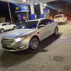 2015 Ford Taurus