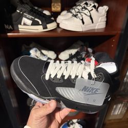 Jordan 5 metallic Size 6.5 ( trades ) 