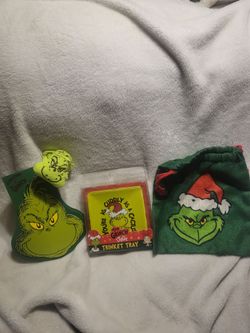 The Grinch Merchandise Bundle – 4 Pieces