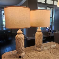 Brand new set of 2 28" Rustic lamps 3 way Dimmable with usb