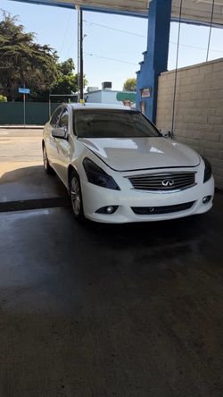 2012 Infiniti G37
