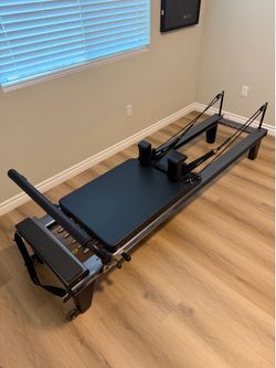 Balanced Body Allegro Pilates Reformer (with legs)