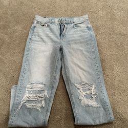 AMERICAN EAGLE MOM JEANS 