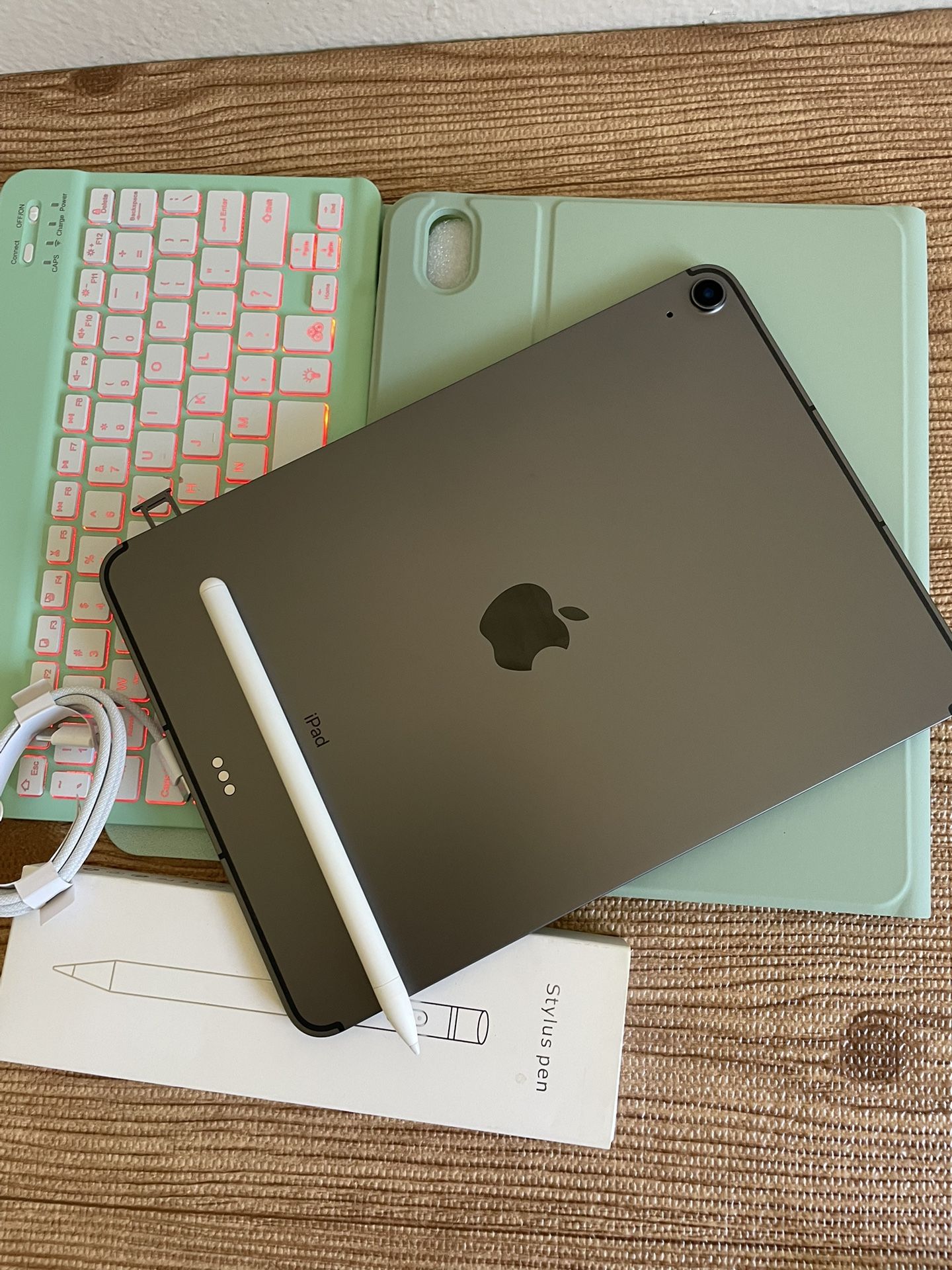 iPad Air 4th Generation (2020 model) 64GB WiFi + cellular LTE unlocked with keyboard & pen 