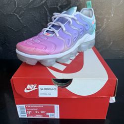 NIKE WMNS AIR VAPORMAX PLUS-Size 8.5