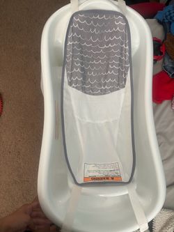 Baby bath tub