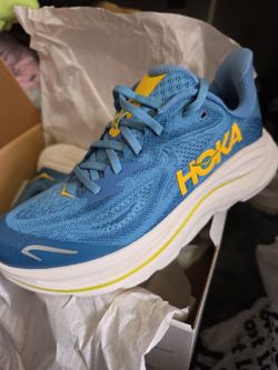 New Hoka size 6 kids, 7.5women