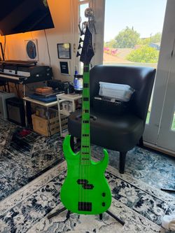 Dean Custom Zone Bass Guitar - Nuclear Green