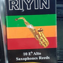 Box Of Eb Alto Saxophone reeds 9ct