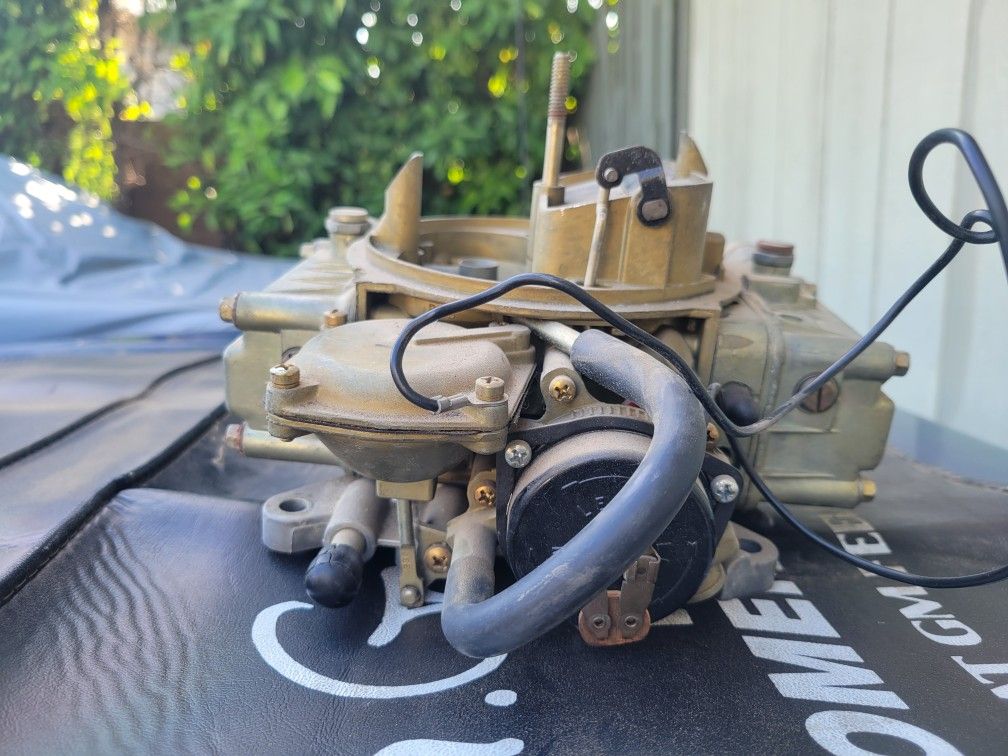 Holley 600 CFM Carburetor 9834-2 1611 Electric Choke Vacuum