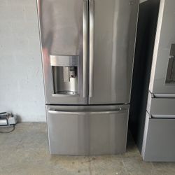 GE REFRIGERATOR 36” FRENCH DOOR STAINLESS STEEL  Makes coffee ☕️ 