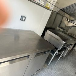 Food Trailer 