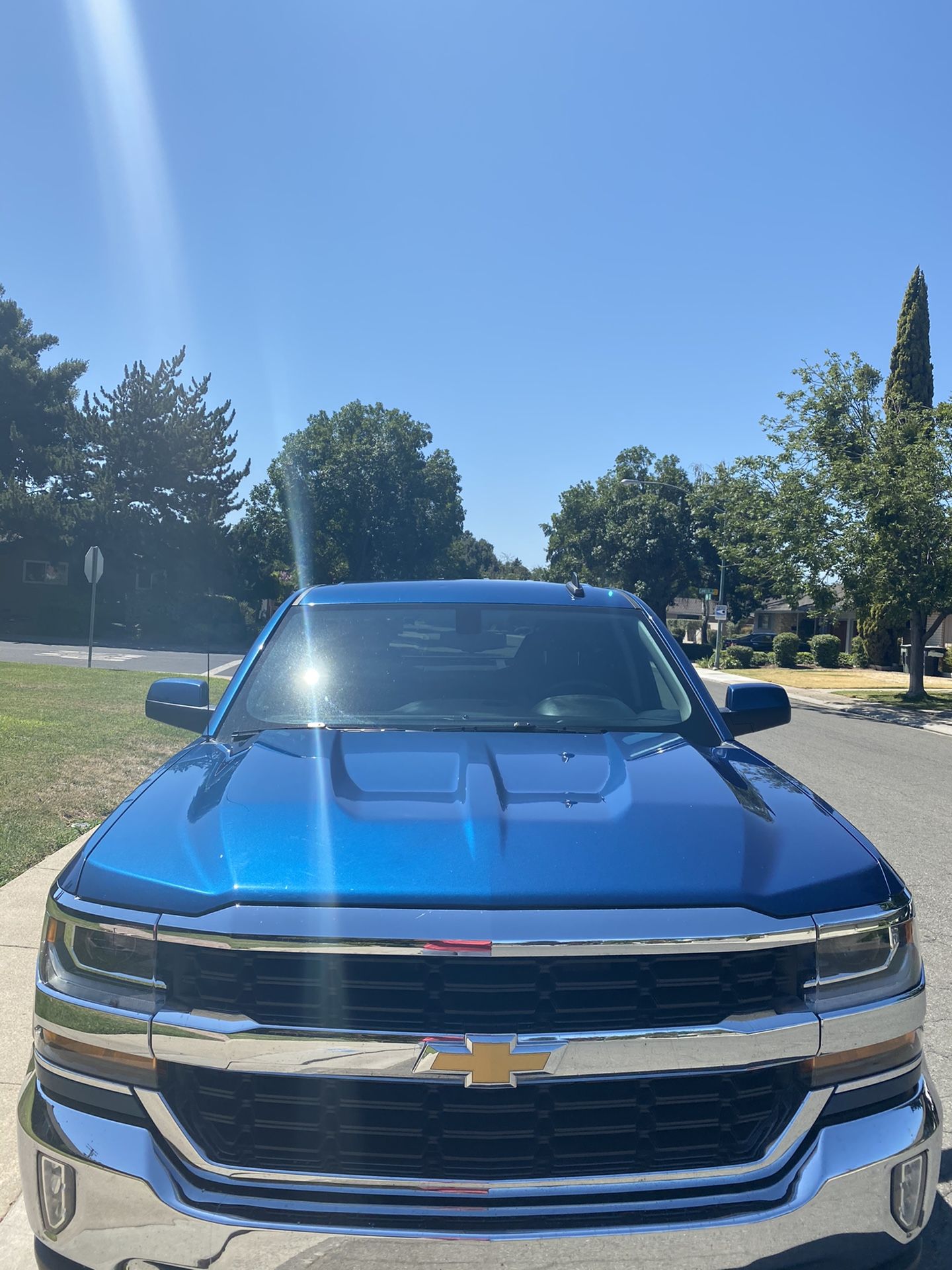 Like new 2018 Chevy Silverado LT 1500 crew cab