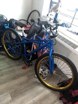 SE MQ WITH GEARS TRADES OR SELL