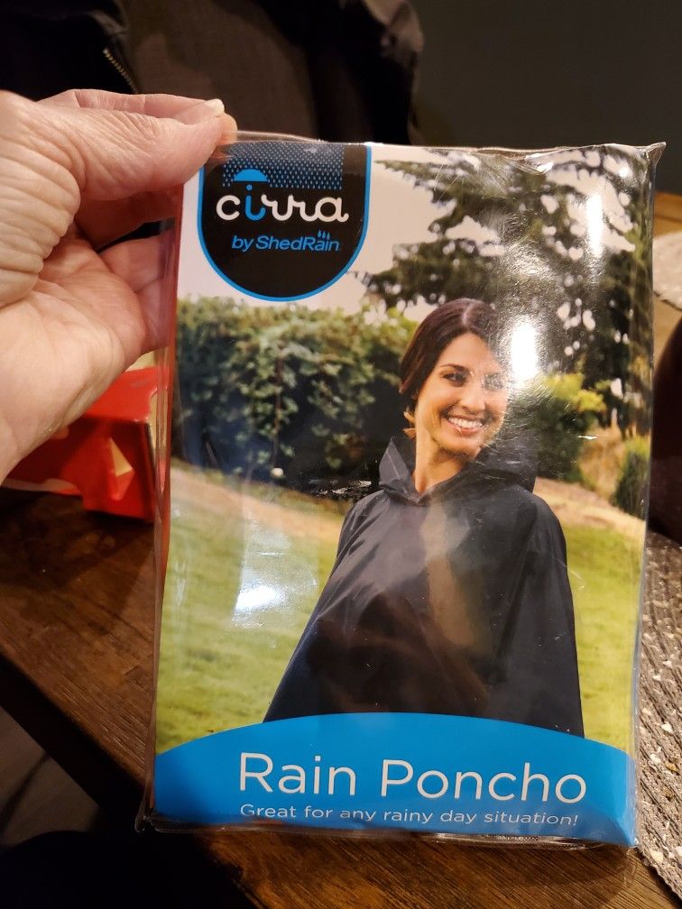 Cirra Ladies Poncho, New