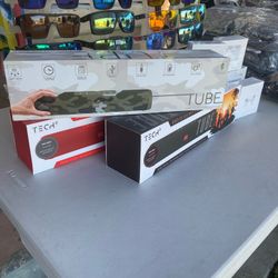 Lots Of Goods !! Clothing AirPods Pro Sunglasses Jackets Pants Speakers $1 Hablamos Español 