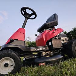 Riding Lawn Mower, Free Delivery In Homestead  Or West Kendall Area