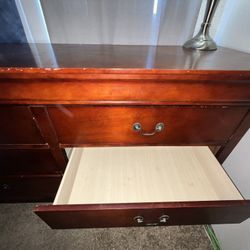 6 drawer dresser solid wood $40