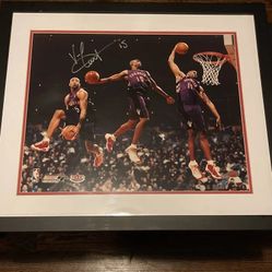 Signed Vince Carter photo