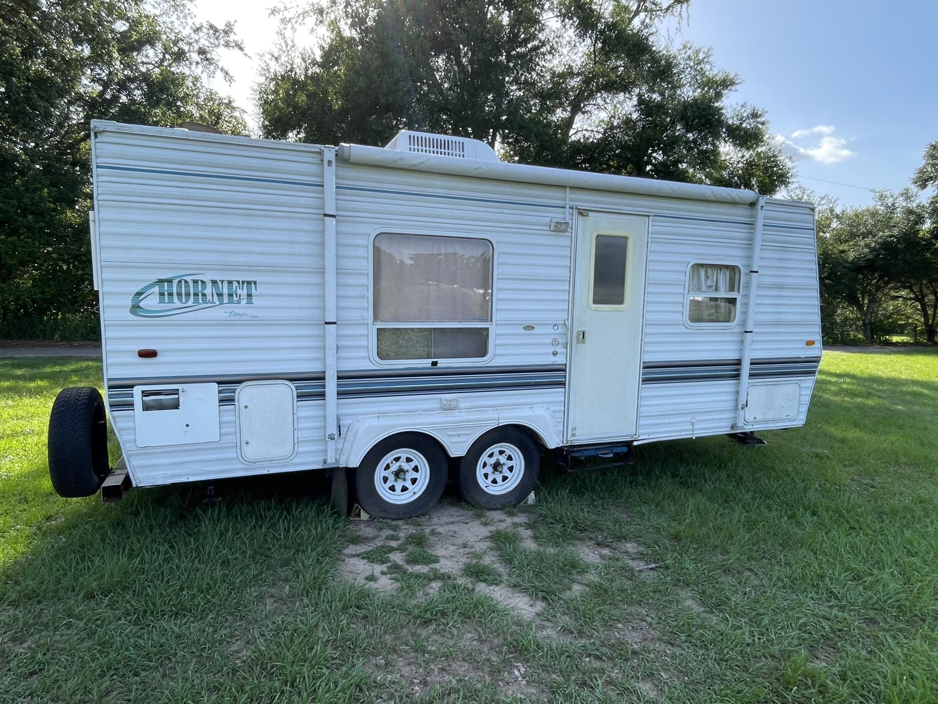 1999 Damon Hornet 21L