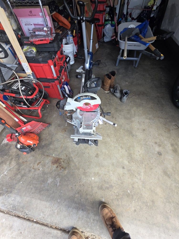 10 Inches Chop Saw With Metal Table Stand