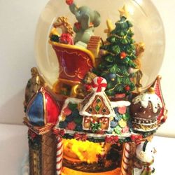Musical NUTCRACKER Snow Globe with Moving Carousel that Lights Up / {Pre-Owned}.