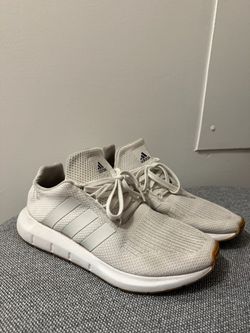 Adidas Swift Run Sneakers – Cream White & Gum Sole – Men’s Size 7