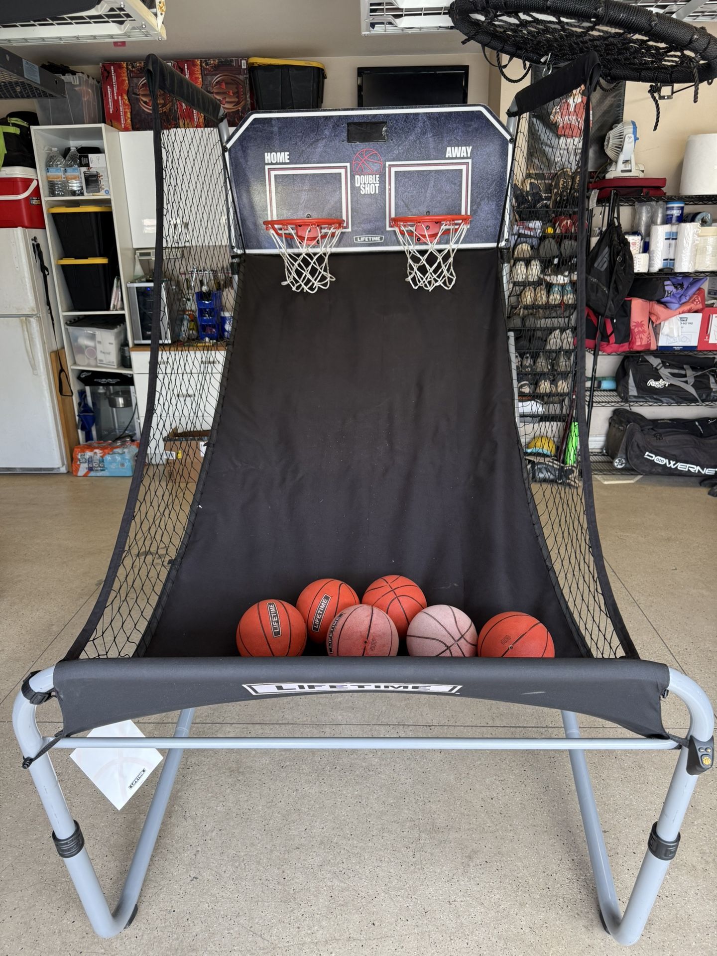 Indoor Basketball Game / lifetime