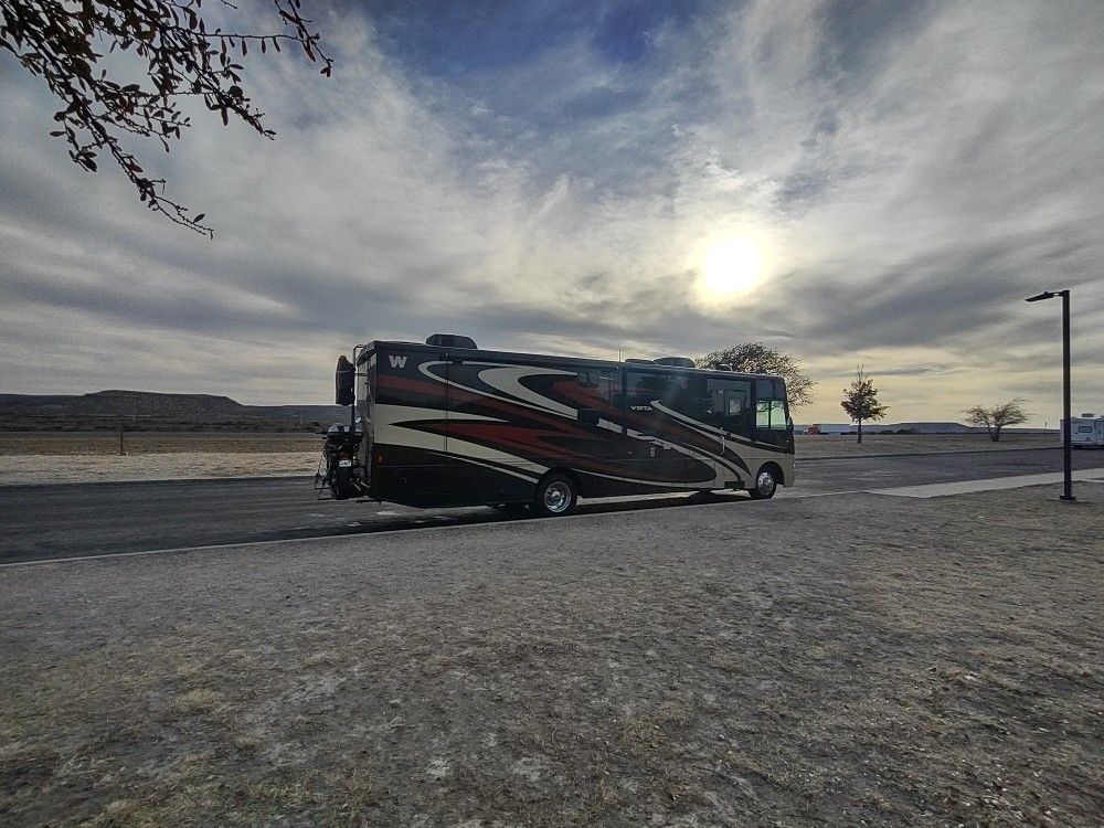 2014 Winnebago Vista 35B