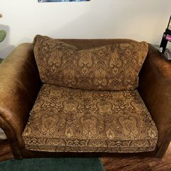 Loveseat/ Small Couch 