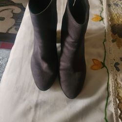 Women Boots Size 9 