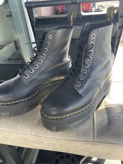 🖤🖤Woman’s doc Martens 🖤🖤