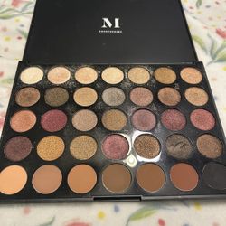 Used Morphe 35 Eyeshadow Colors