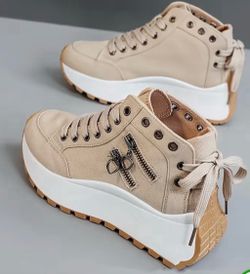Size 8, 8,5, 9