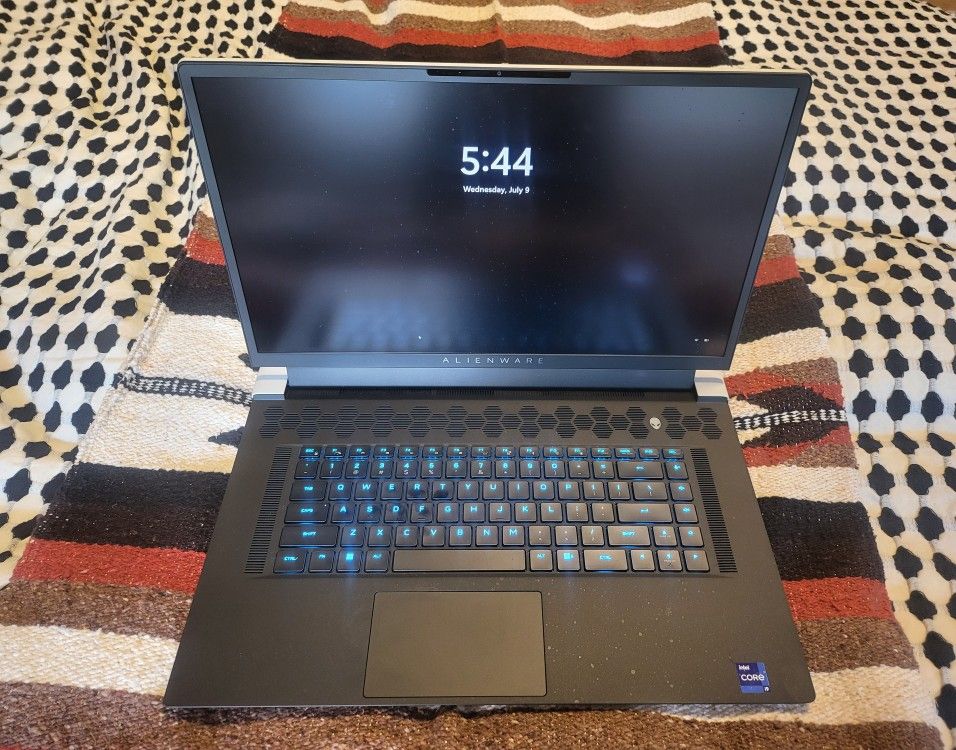 Alienware X17 R2 Gaming Laptop