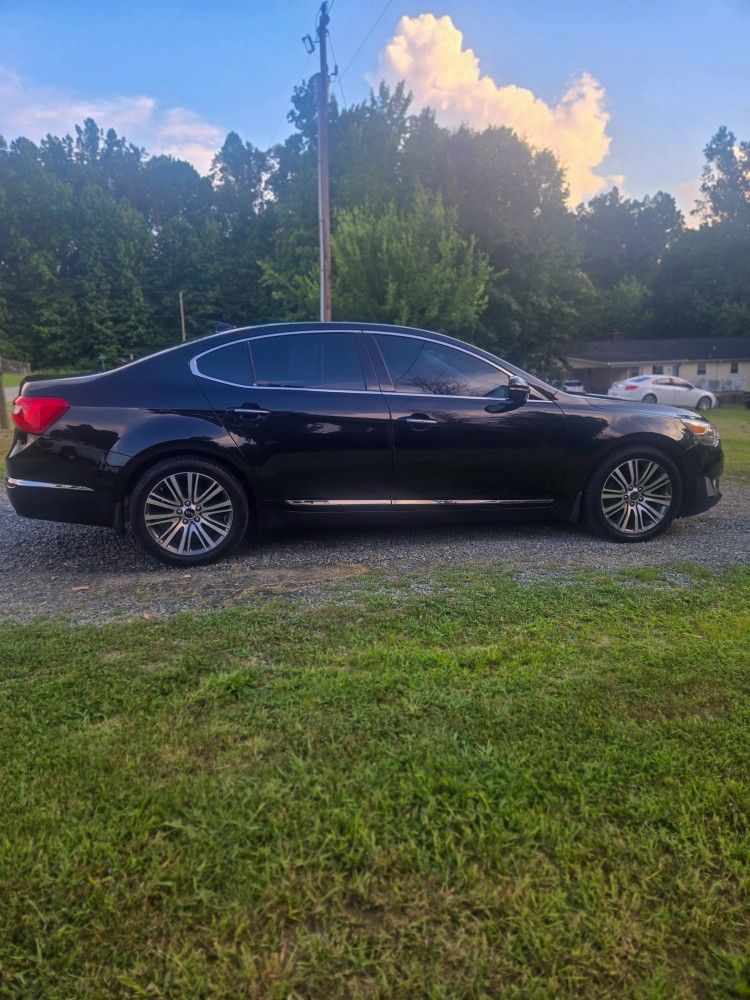 2015 KIA Cadenza