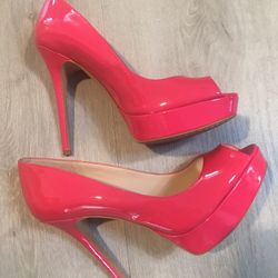 Pink Vince Camuto High Heels 8m (new)