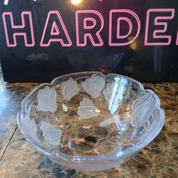 Vintage Crystal Clear Studios Japan Floral Glass Bowl ~ 11" in diameter ~


This Vintage Crystal Clear Studios Japan Floral Glass Bowl has a diameter 