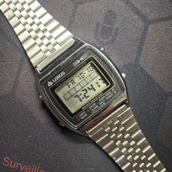 Seiko 1980s Lorus Digital Watch Men Silver Tone LCD Y(contact info removed)
