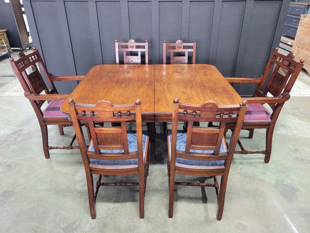 Antique Victorian Set of Six Carved Walnut Dining Chairs And Table