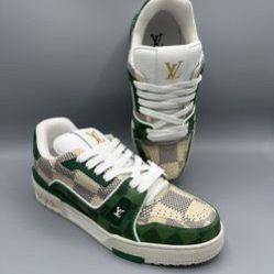 Louis Vuitton Trainer Low White Green (Size: 6 ) Text me if you’re interested 🚨✅ 