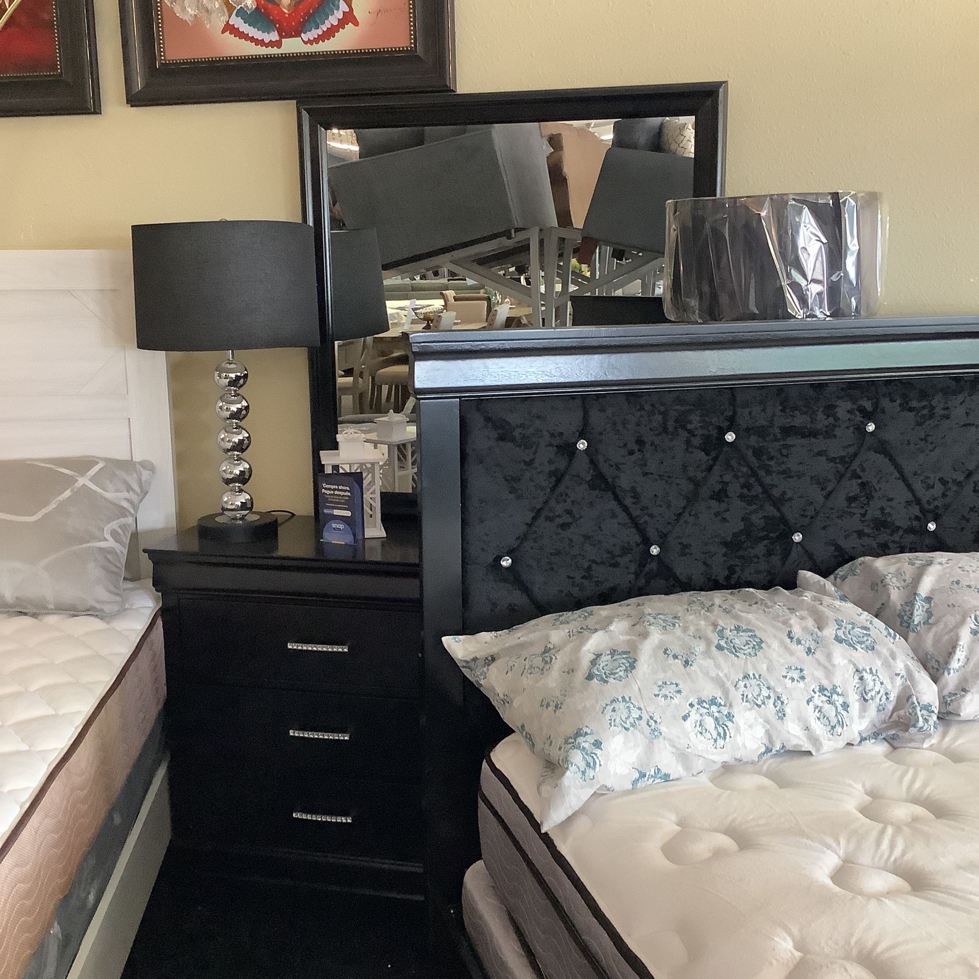 Beautiful Full Bed Set