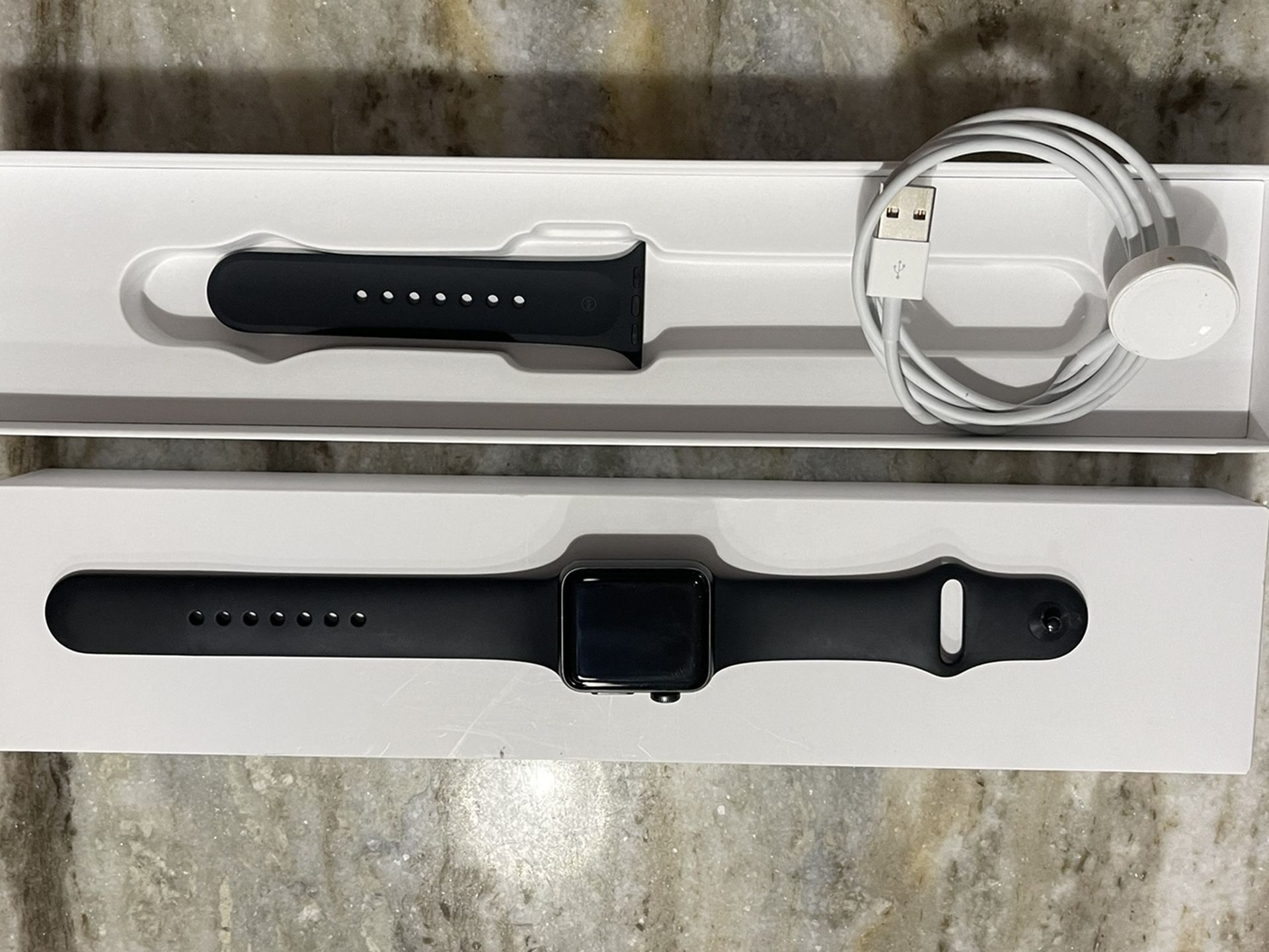 Apple Watch Series 3 Space Gray (black)