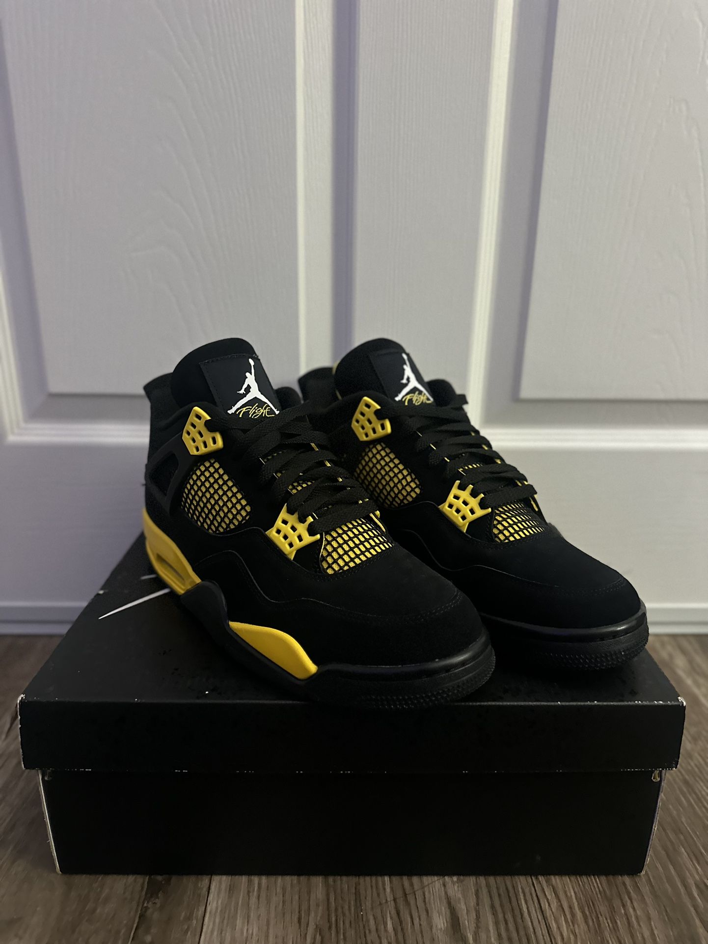 Jordan 4 Yellow Thunder 10.5 Brand New 